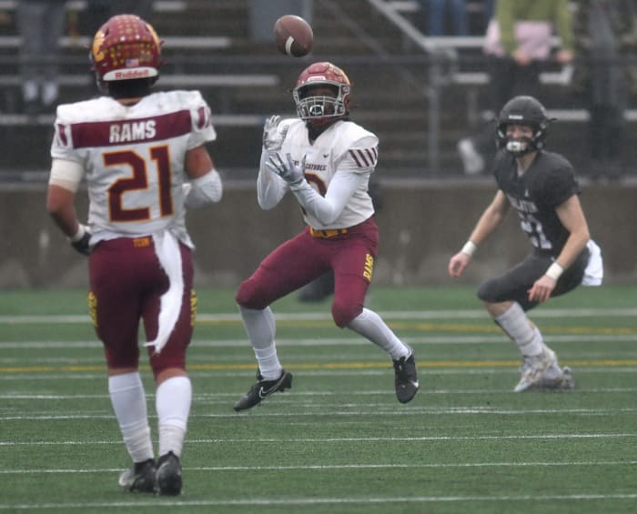 Central-Catholic.Tualatin.6A-football-final.Taylor-Balkom.27